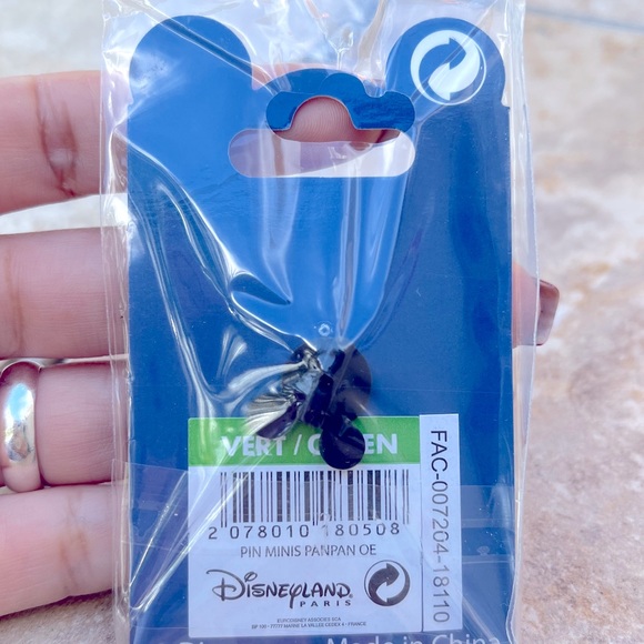 Disneyland Paris Thumper Pin - Picture 2 of 4